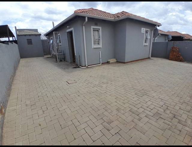 2 BEDROOM HOUSE FOR SALE IN LOTUS GARDENS